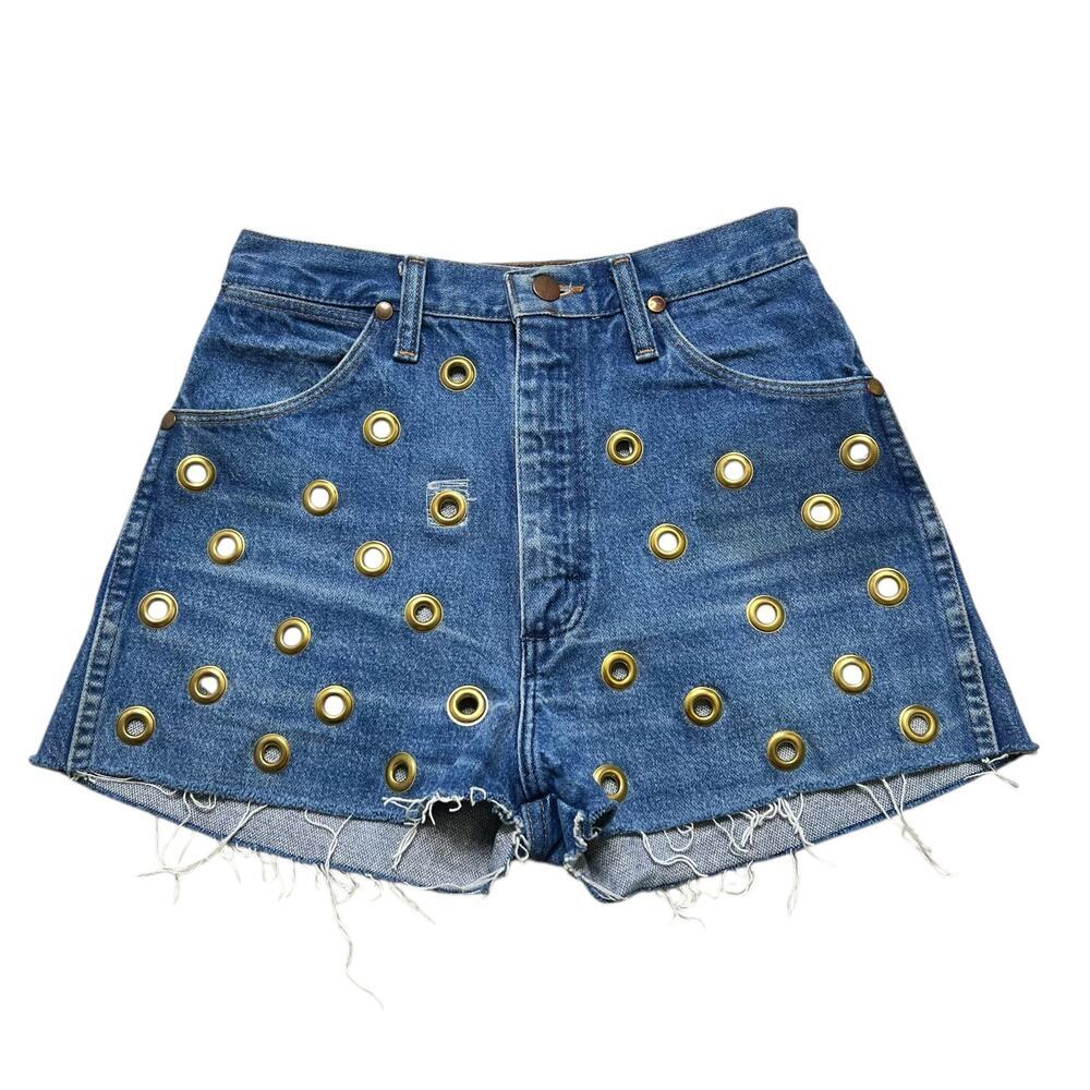 VTG Wranglers Medium Wash Jean Shorts women Sz 24-25 waist Mid Rise Frayed Hem